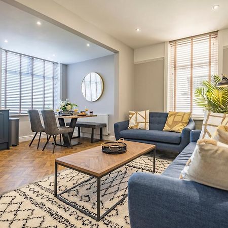 Luxury 2 Bed Apartment, Sea View, Near The Beach. Rhôs-on-Sea 외부 사진
