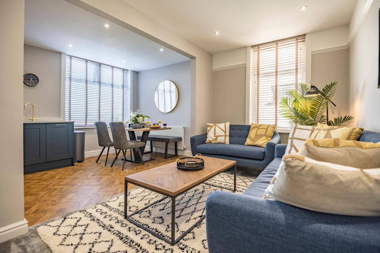 Luxury 2 Bed Apartment, Sea View, Near The Beach. Rhôs-on-Sea 외부 사진